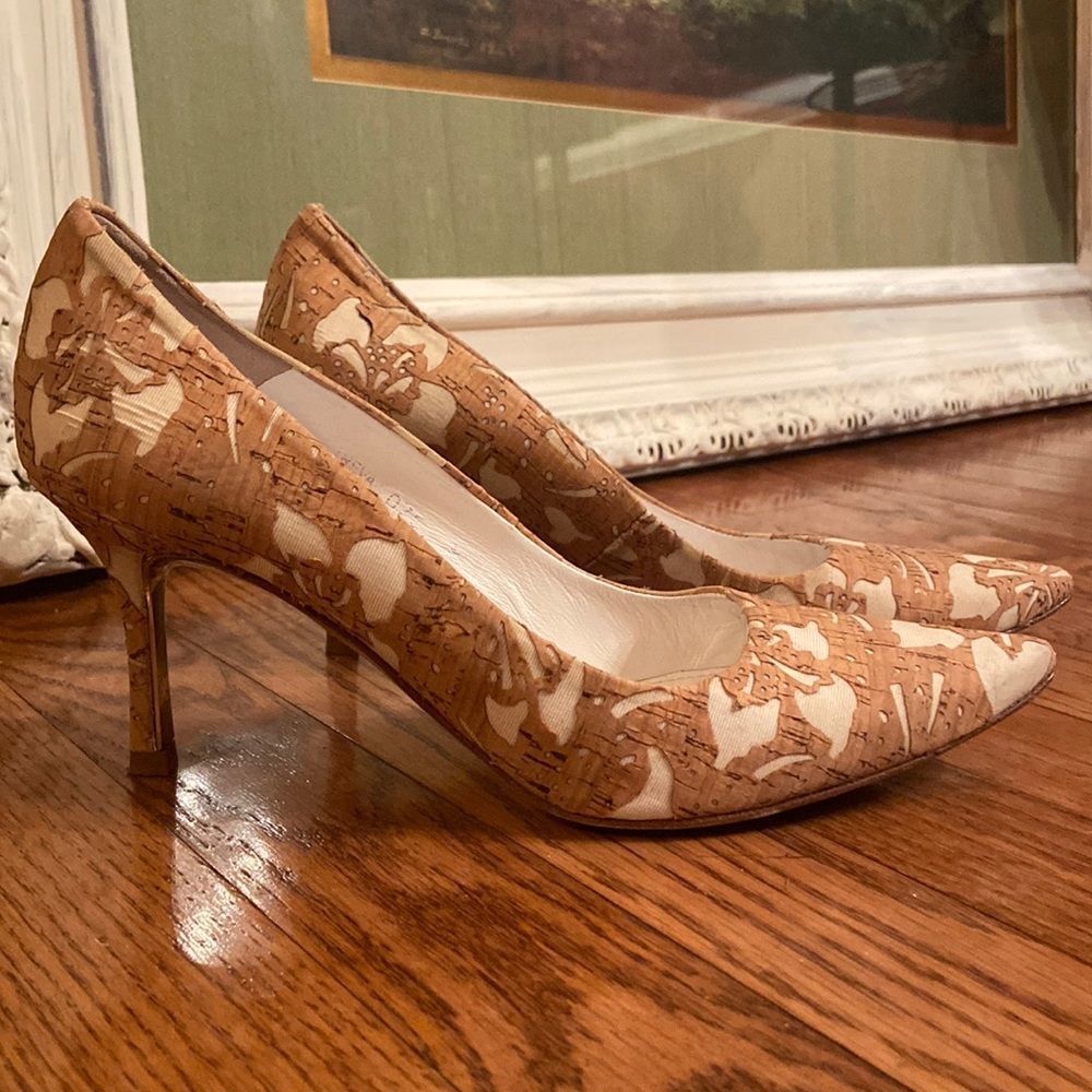 Donald J Pliner 7 1/2 Narrow cream and cork beige